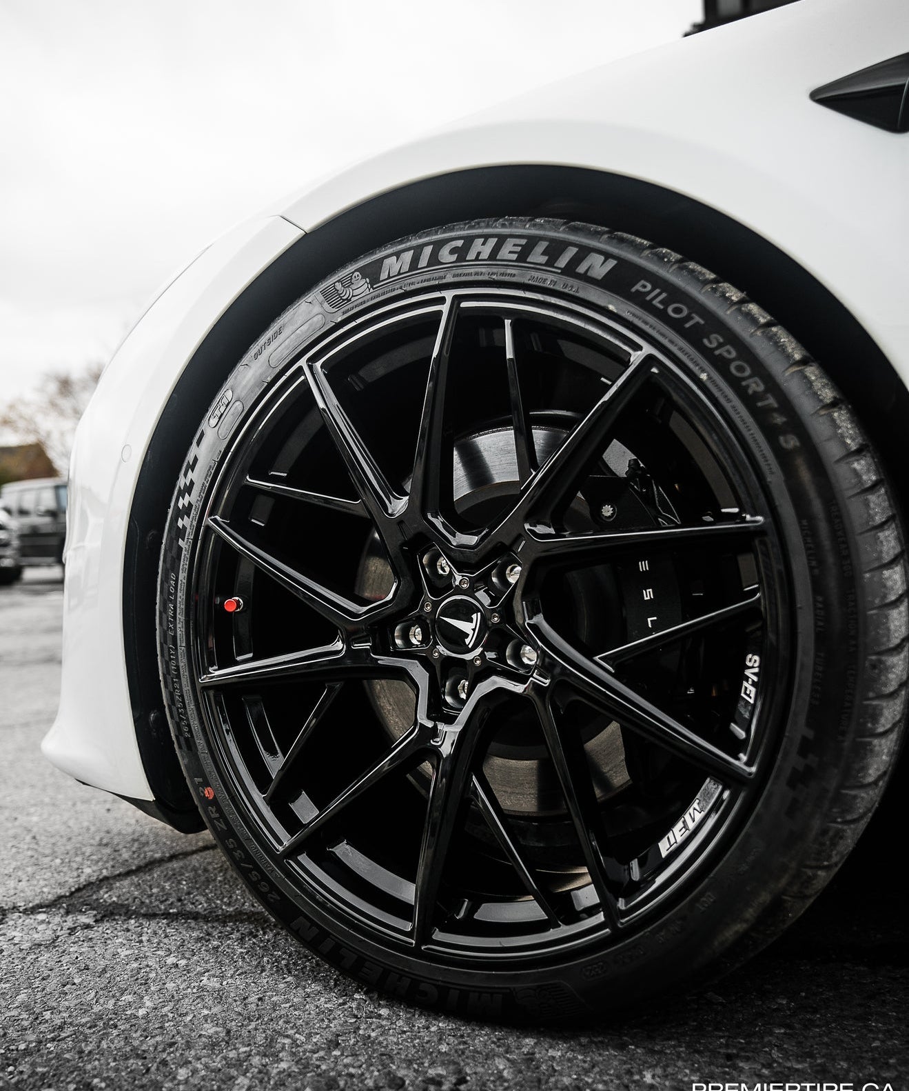 Top 5 Reasons to Choose Premier Tire Over the Competition