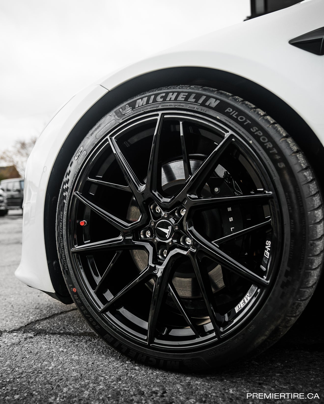 Top 5 Reasons to Choose Premier Tire Over the Competition