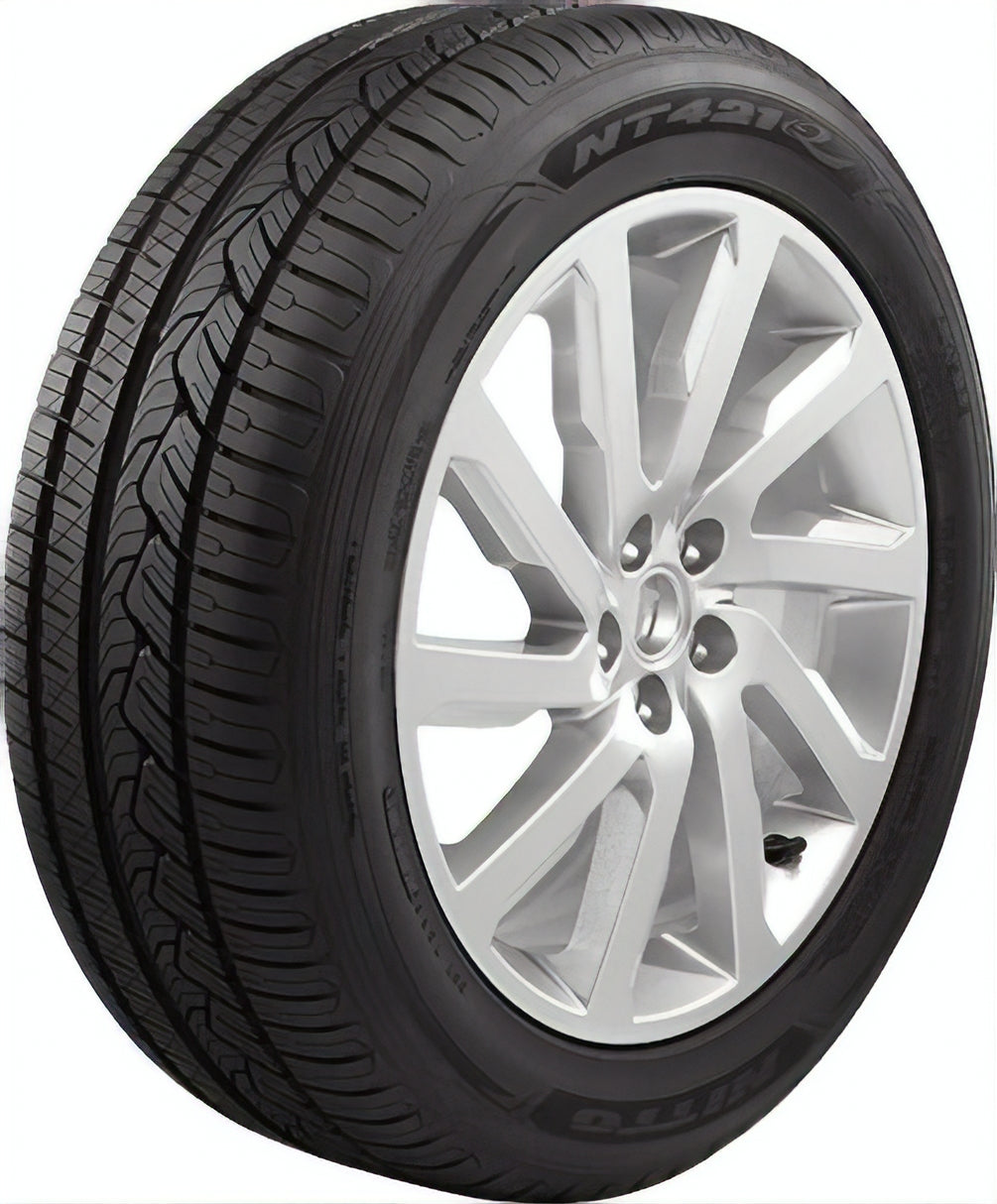 Nitto NT421Q, 235/65R18, 110H, XL, BSW - 210730 - Image 1