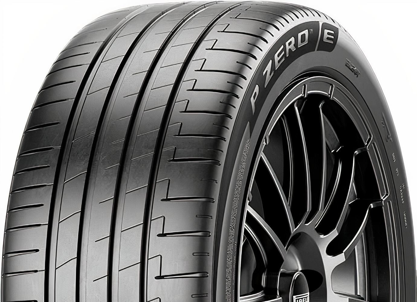 Pirelli P ZERO E 255/35R22 99Y XL BSW - Image 4