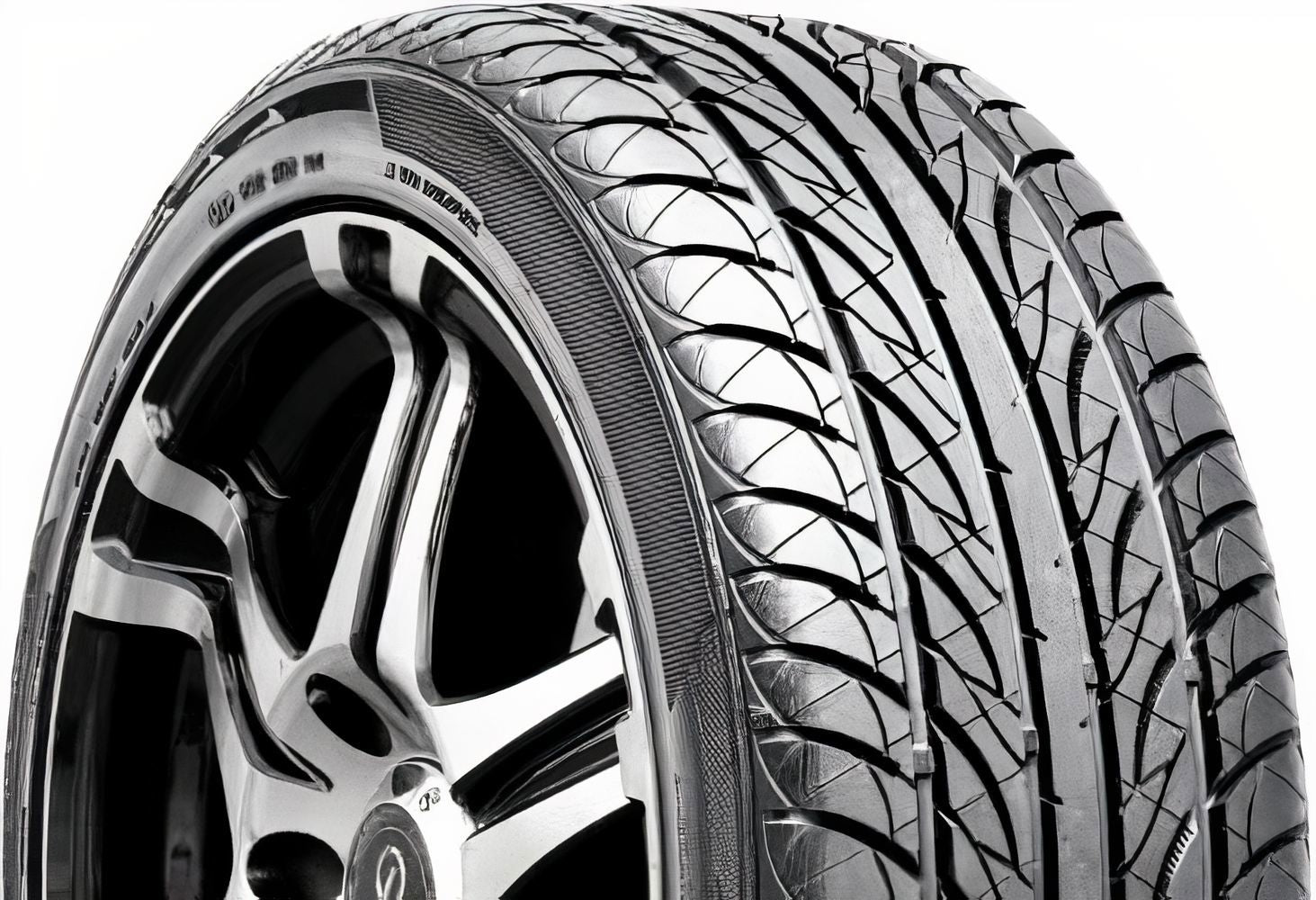 Nexen ROADIAN GTX 255/45R20 105V SL BSW - Image 2